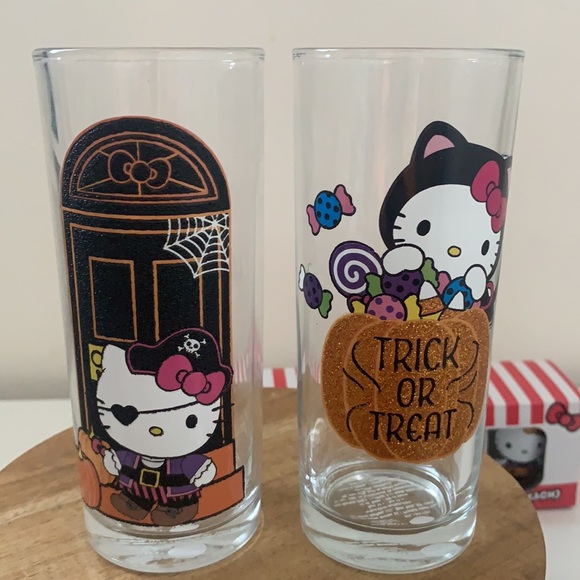 Hello Kitty Halloween Set of Glassware Sets. - Picture 6 of 7